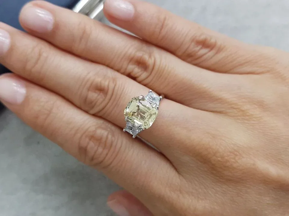 Nigerian yellow beryl in cushion cut 2.41 ct Image №5
