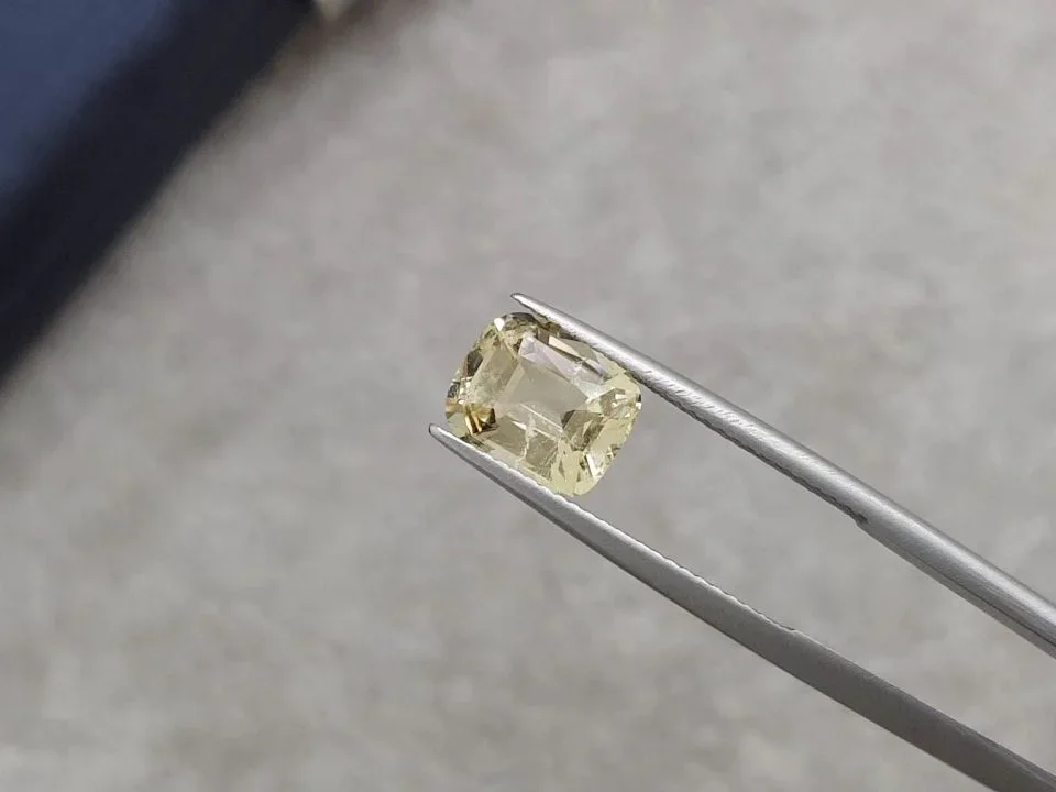 Nigerian yellow beryl in cushion cut 2.41 ct Image №3