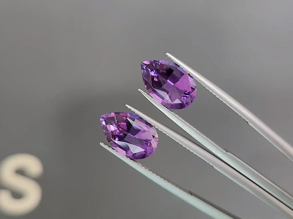 Pair of pear-cut amethysts 5.64 carats, Brazil  Image №3