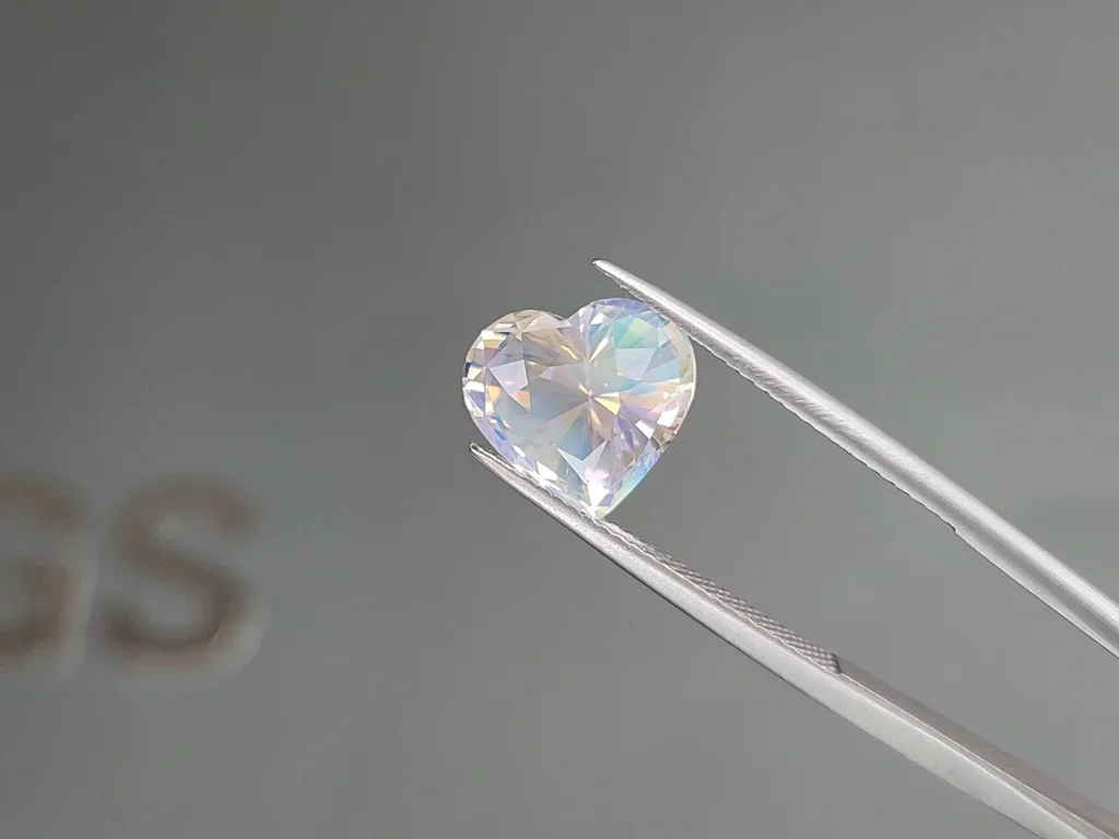 Rainbow moonstone in faceted heart cut 4.36 carats, Madagascar Image №3