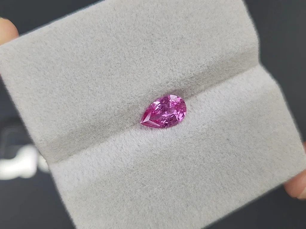 Unheated pear cut pink sapphire 0.97 carats, Madagascar Image №4