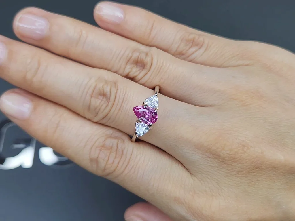 Unheated pear cut pink sapphire 0.97 carats, Madagascar Image №5