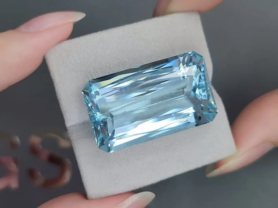 Large octagon cut aquamarine 50.36 carats, Madagascar Image №3