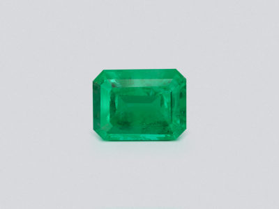 Vivid green emerald in octagon cut 1.54 carats, Pakistan photo
