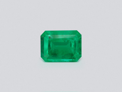 Vivid green emerald in octagon cut 1.54 carats, Pakistan photo