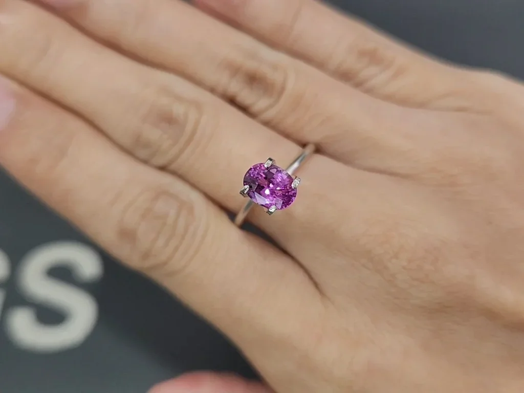 Sapphire Vivid Pink oval cut 1.56 carats, Madagascar Image №5