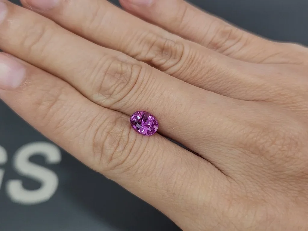 Sapphire Vivid Pink oval cut 1.56 carats, Madagascar Image №2