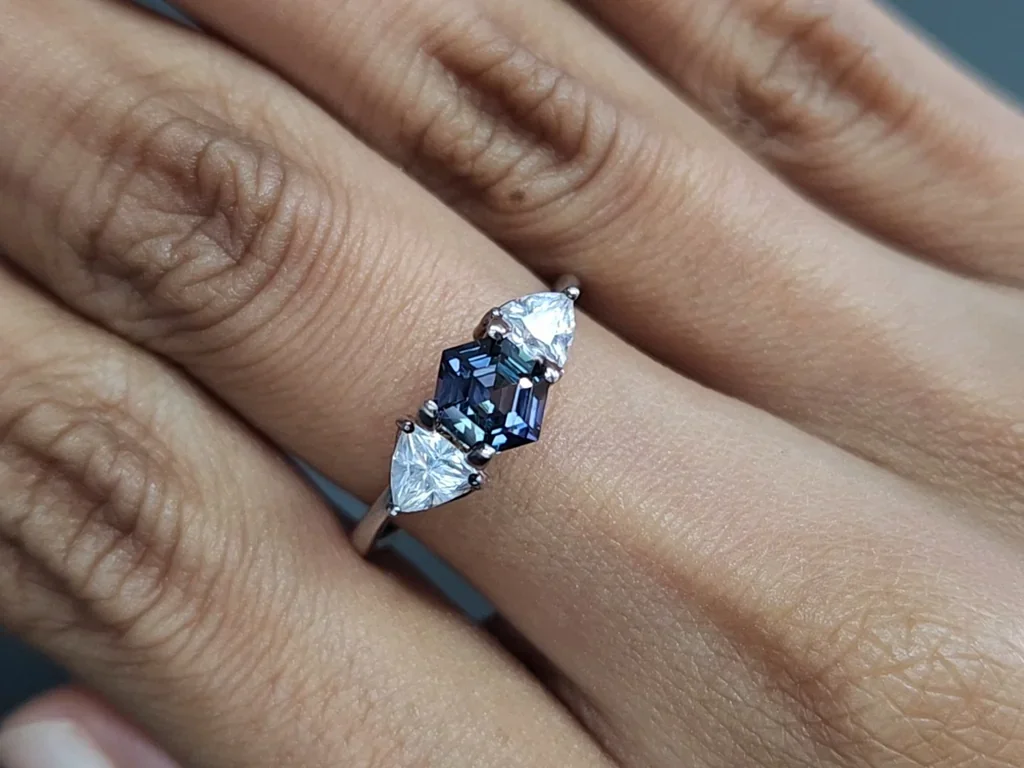 Sapphire color change hexagon cut 1.12 carats, Madagascar Image №11