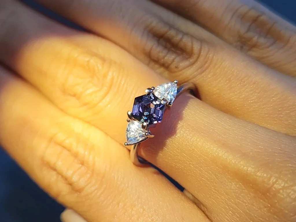 Sapphire color change hexagon cut 1.12 carats, Madagascar Image №13