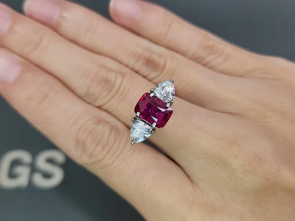 Unheated ruby Pigeon's Blood cushion cut 3.03 carats, Mozambique Image №5