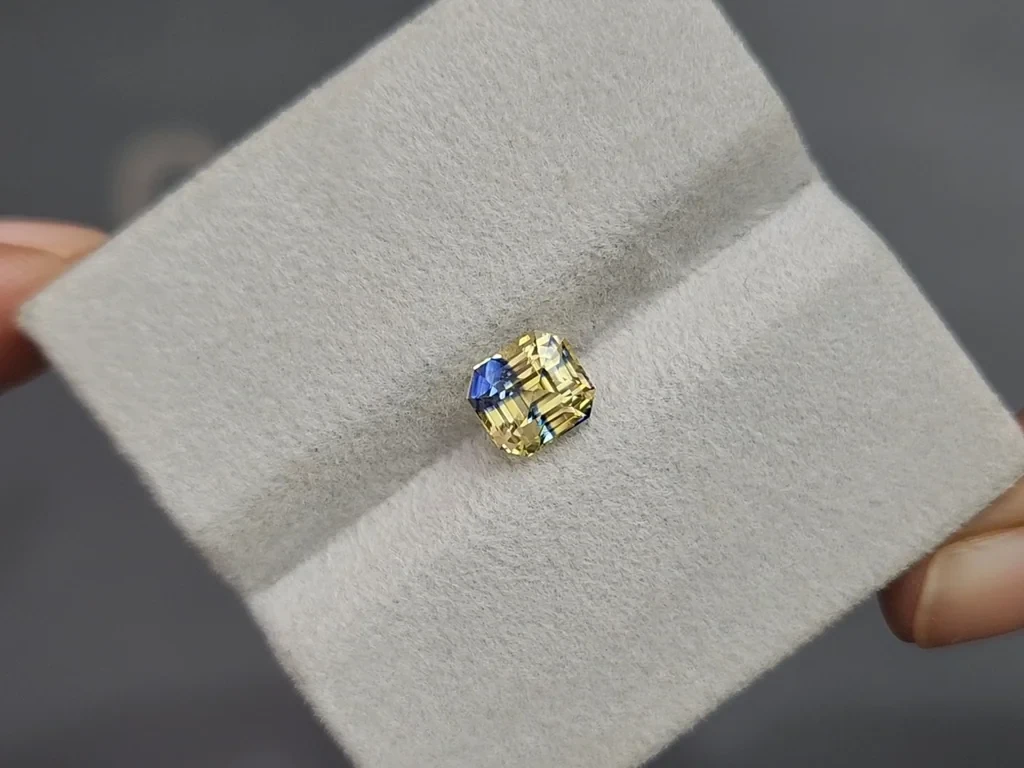 Unheated sapphire Bi-color octagon cut 2.16 carats, Madagascar Image №4