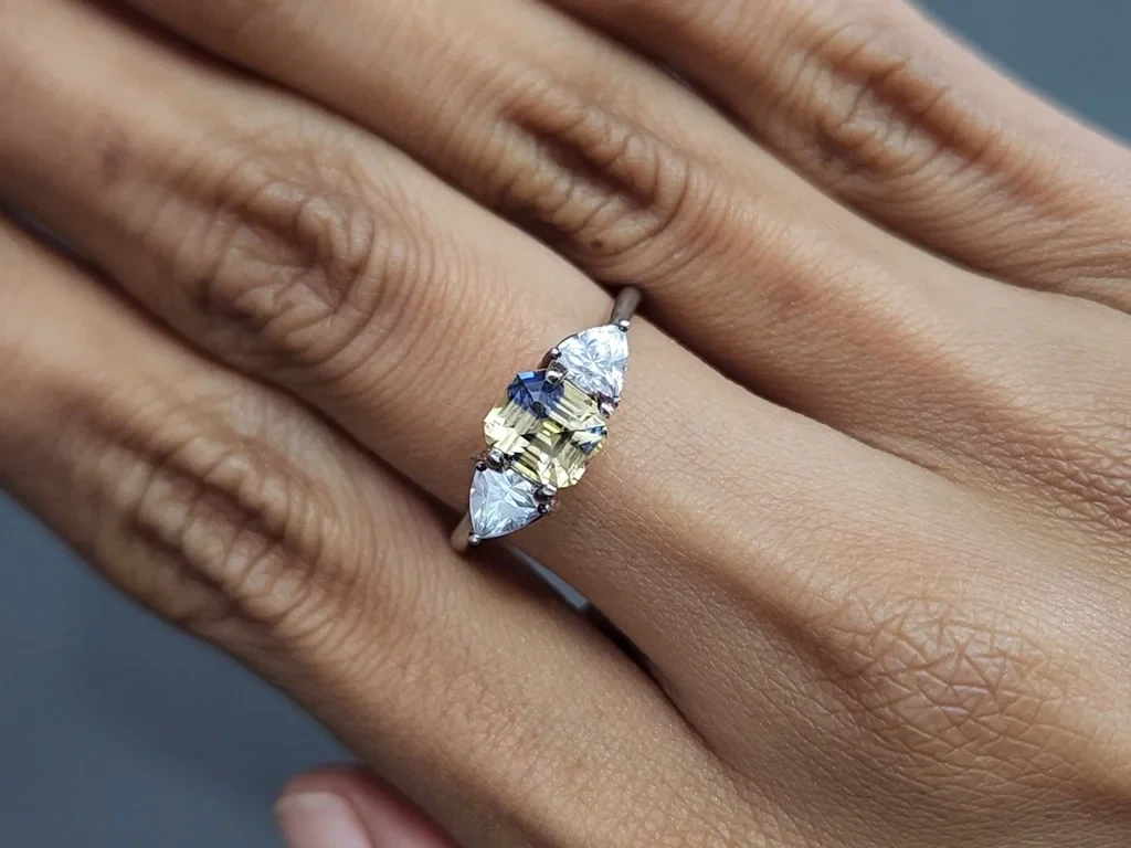 Unheated sapphire Bi-color octagon cut 2.16 carats, Madagascar Image №5