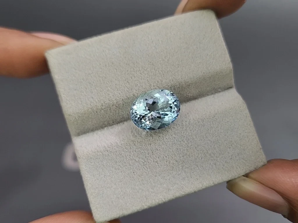 Aquamarine oval cut 4.11 carats, Madagascar  Image №4