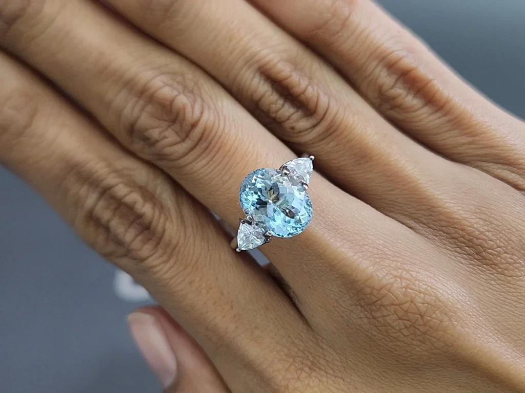 Aquamarine oval cut 4.11 carats, Madagascar  Image №5