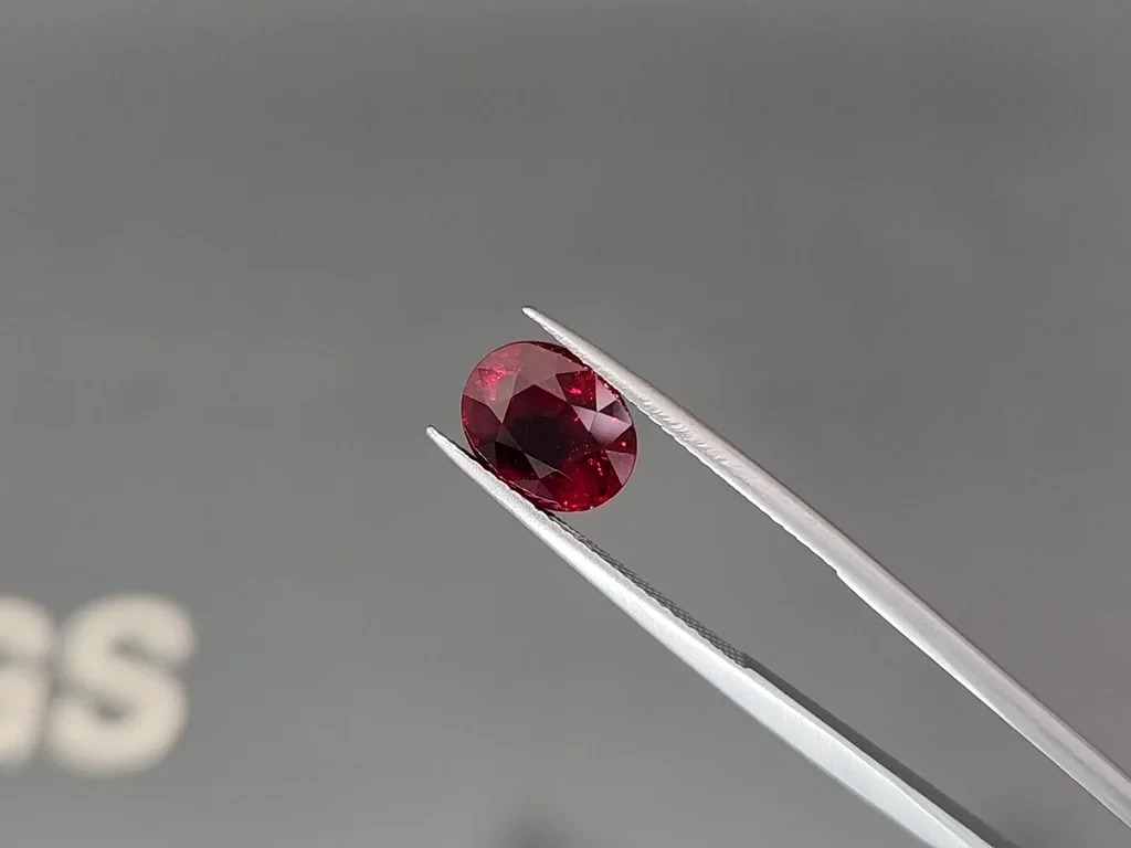 Unheated ruby Pigeon Blood oval cut 4.05 carats, Burma Image №3