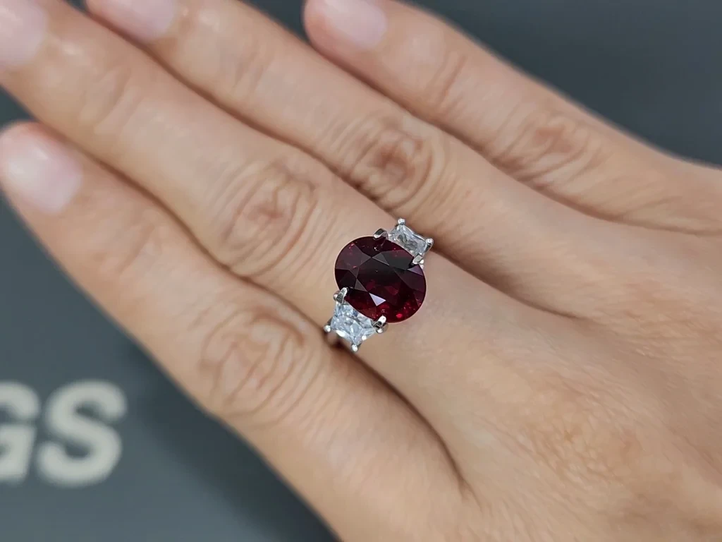 Unheated ruby Pigeon Blood oval cut 4.05 carats, Burma Image №5