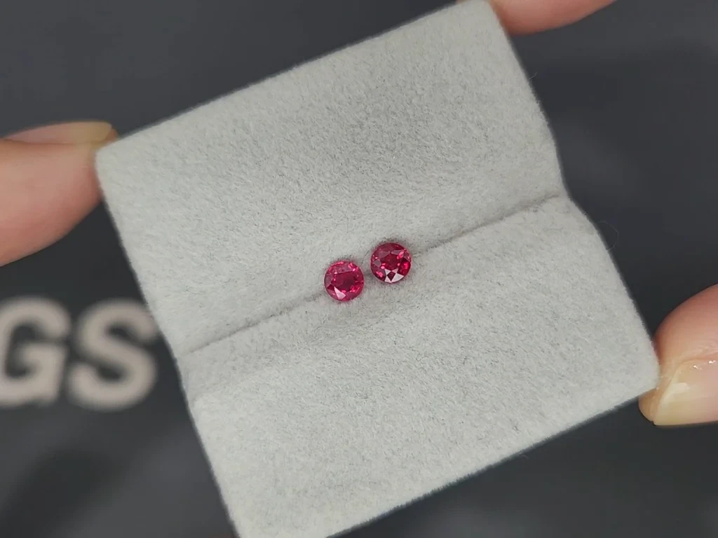 Pair of rubies Pegeon Blood Red round cut 0.66 carats, Mozambique  Image №3
