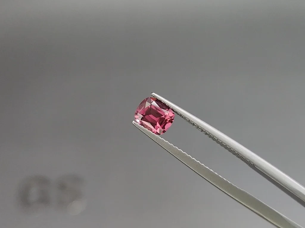 Set of garnets rhodolite cushion cut 2.66 carats,  Madagascar Image №2