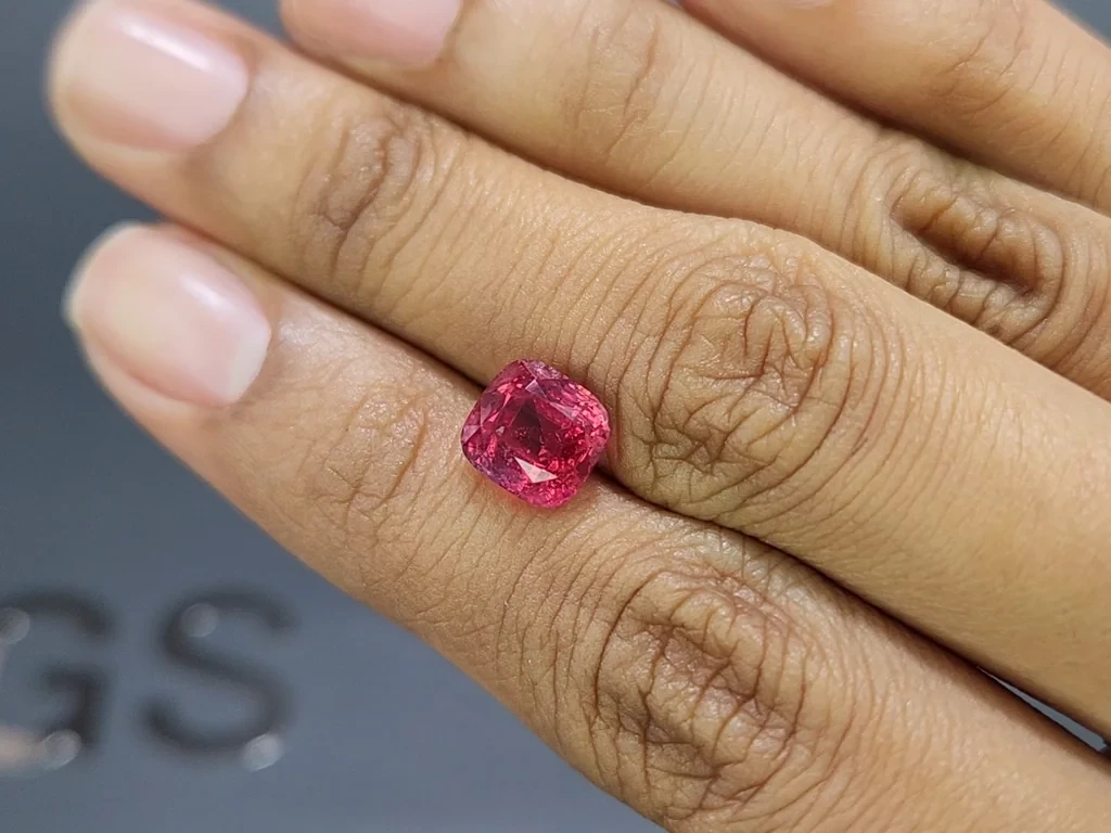 Spinel Vivid Pink Mahenge cushion cut 4.00 carats, Tanzania   Image №2