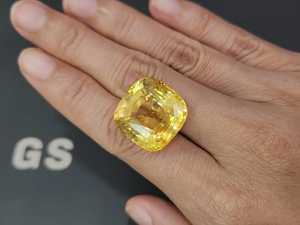 Unheated yellow sapphire cushion cut  45.46 carats, Sri Lanka Image №2