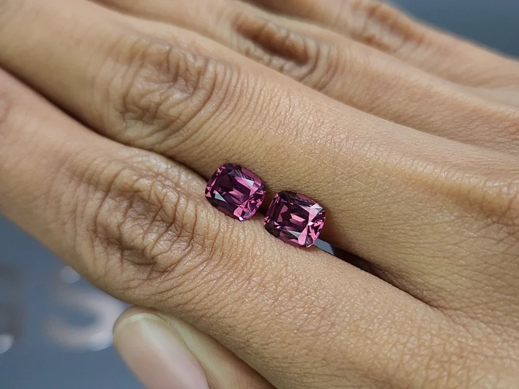 Pair of rhodolite garnets cushion cut 2.84 carats, Madagascar Image №2