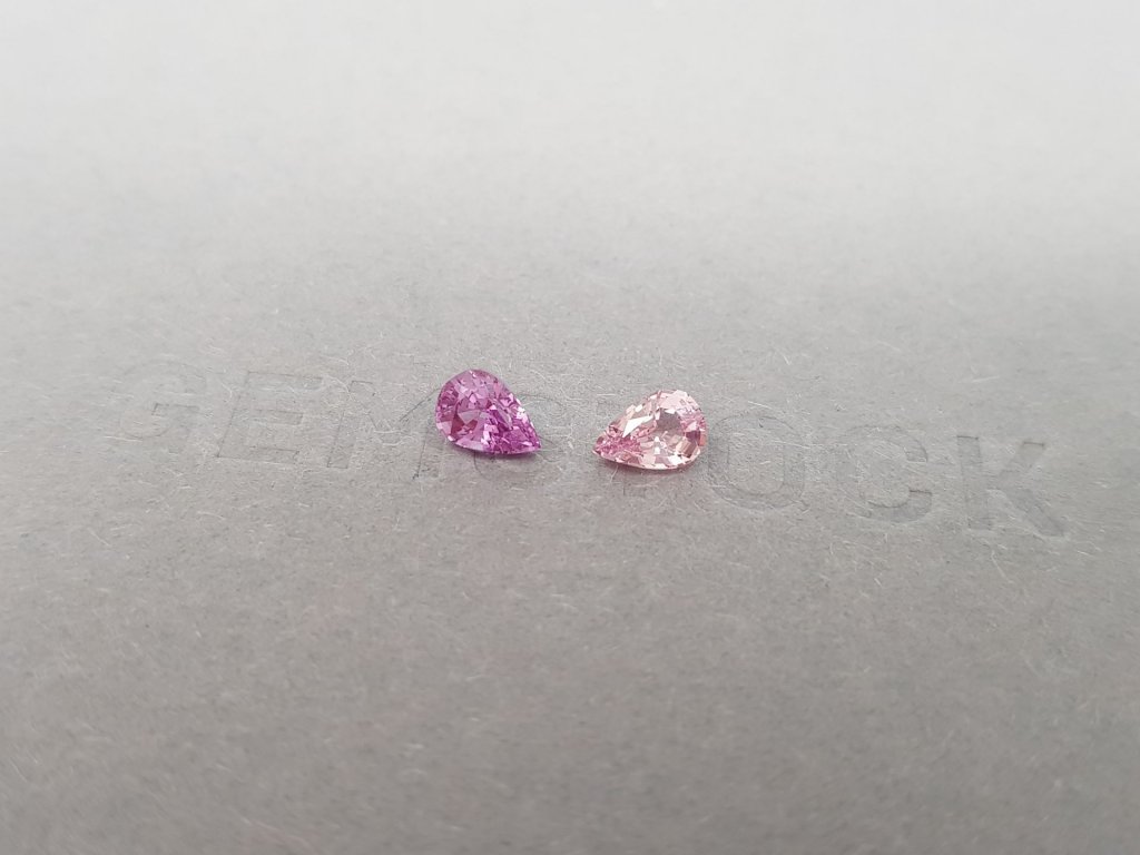 Contrasting pair of untreated pear cut sapphires 1.15 ct Image №4