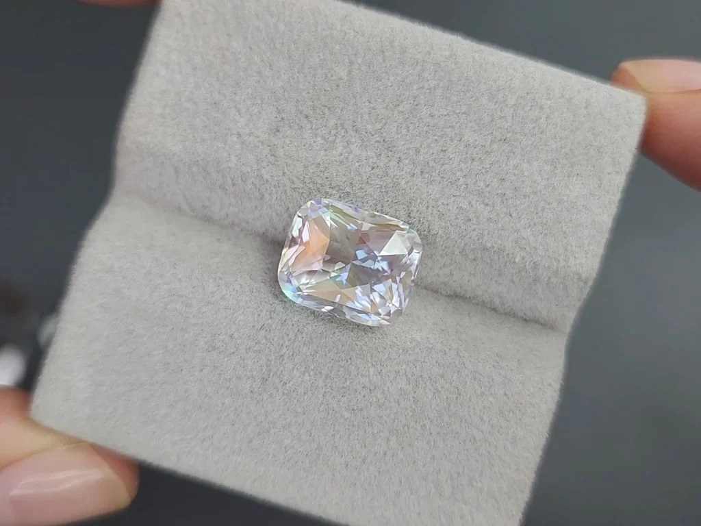 Rainbow moonstone in faceted cushion cut 4.17 carats, Madagascar Image №4