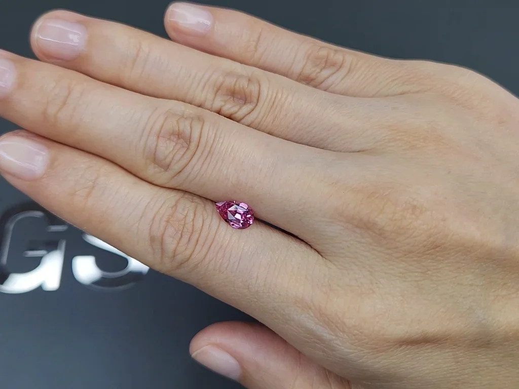 Unheated pear cut vivid pink sapphire 1.03 carats, Madagascar Image №2