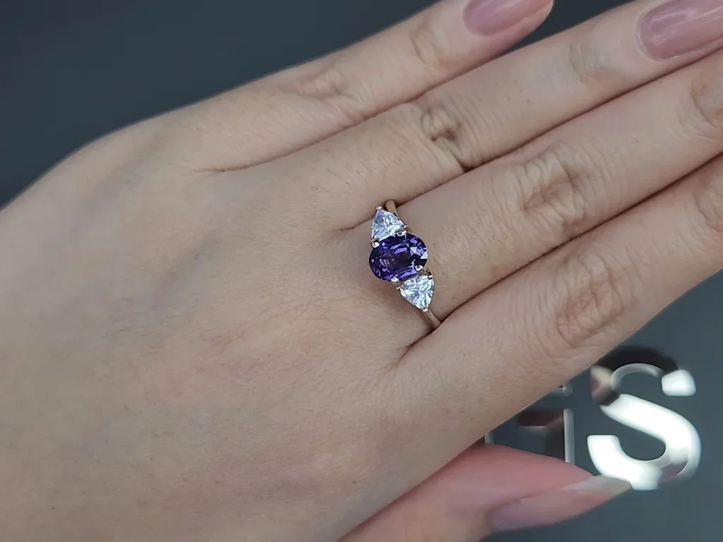 Purple sapphire in oval cut 1.55 carats, Sri Lanka Image №5