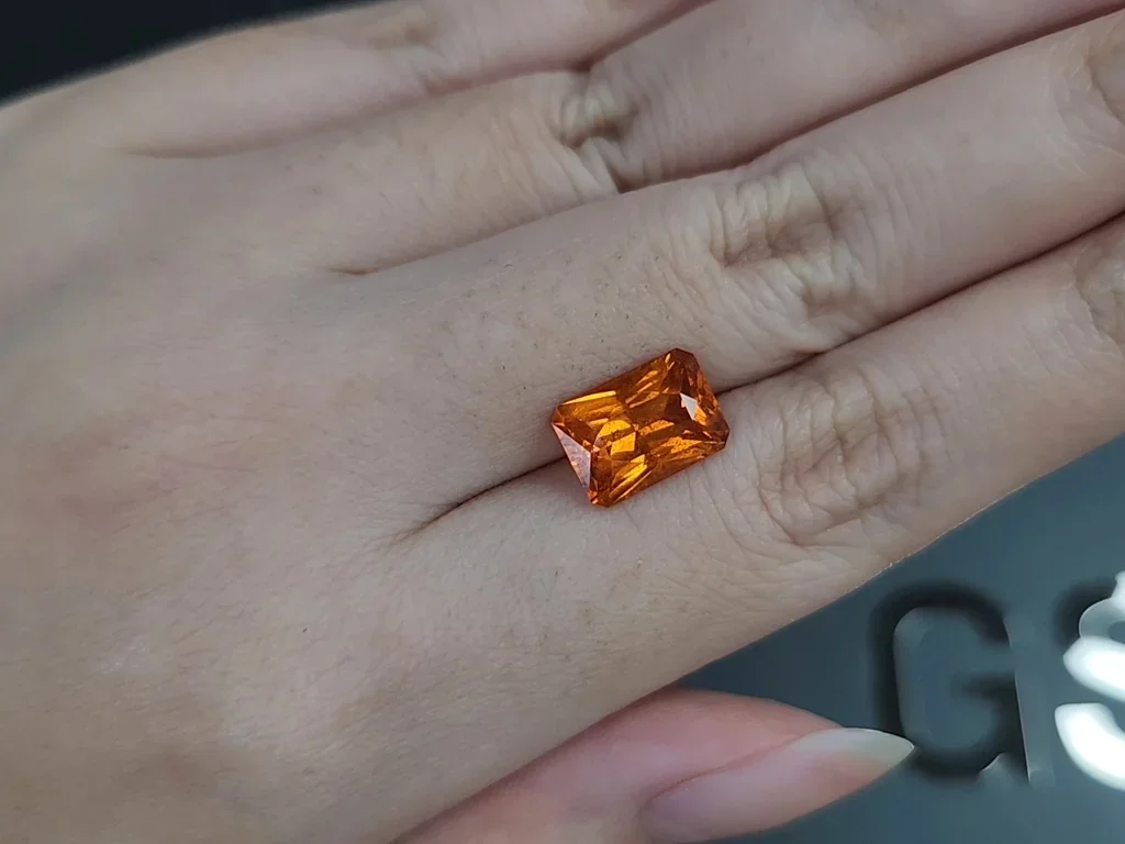 Garnet spessartine Fanta color radiant cut 4.86 carats Image №2
