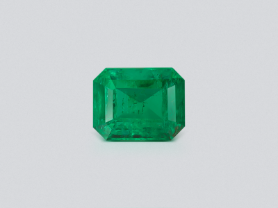 Vivid green emerald in octagon cut 1.09 carats, Panjshir photo