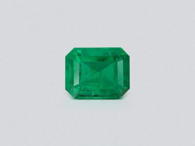 Vivid green emerald in octagon cut 1.09 carats, Panjshir photo