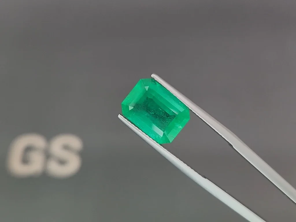 Emerald octagon cut 4.30 carats, Colombia Image №3