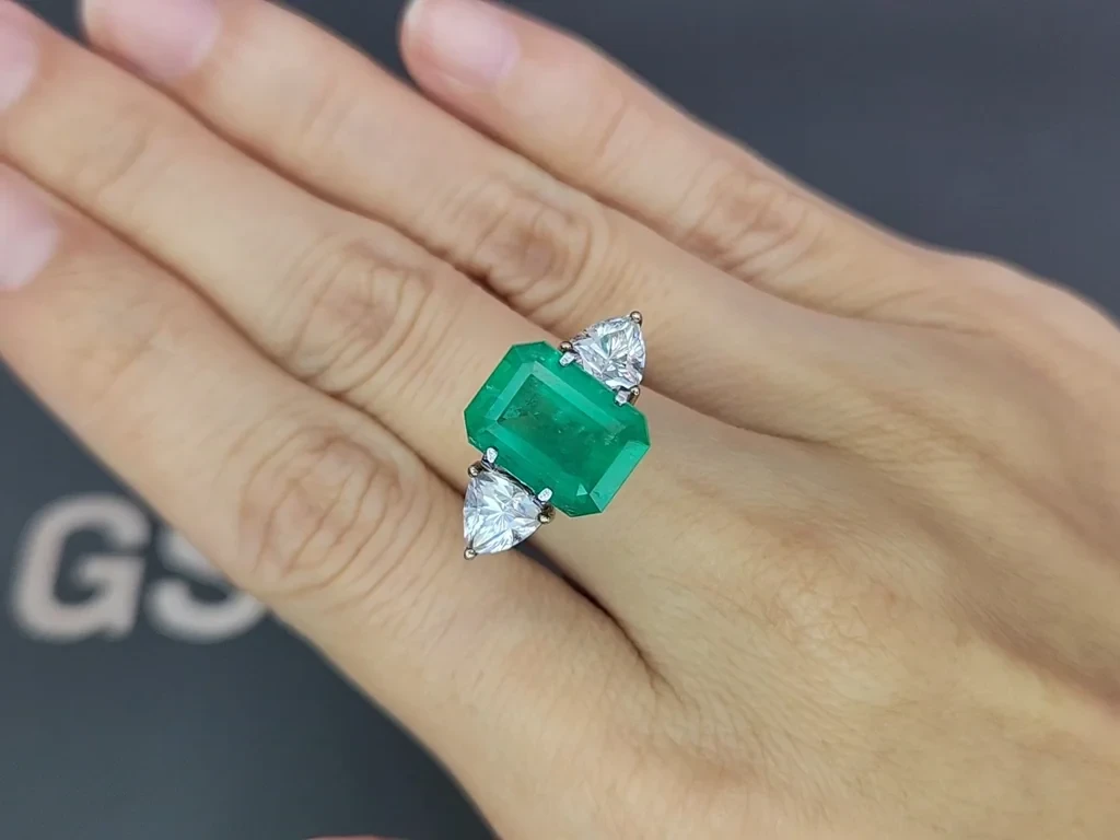 Emerald octagon cut 4.30 carats, Colombia Image №5