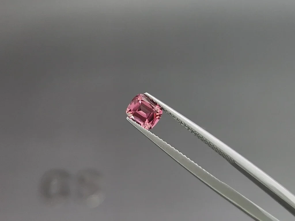 Set of garnets rhodolite cushion cut 2.55 carats, Madagascar Image №2