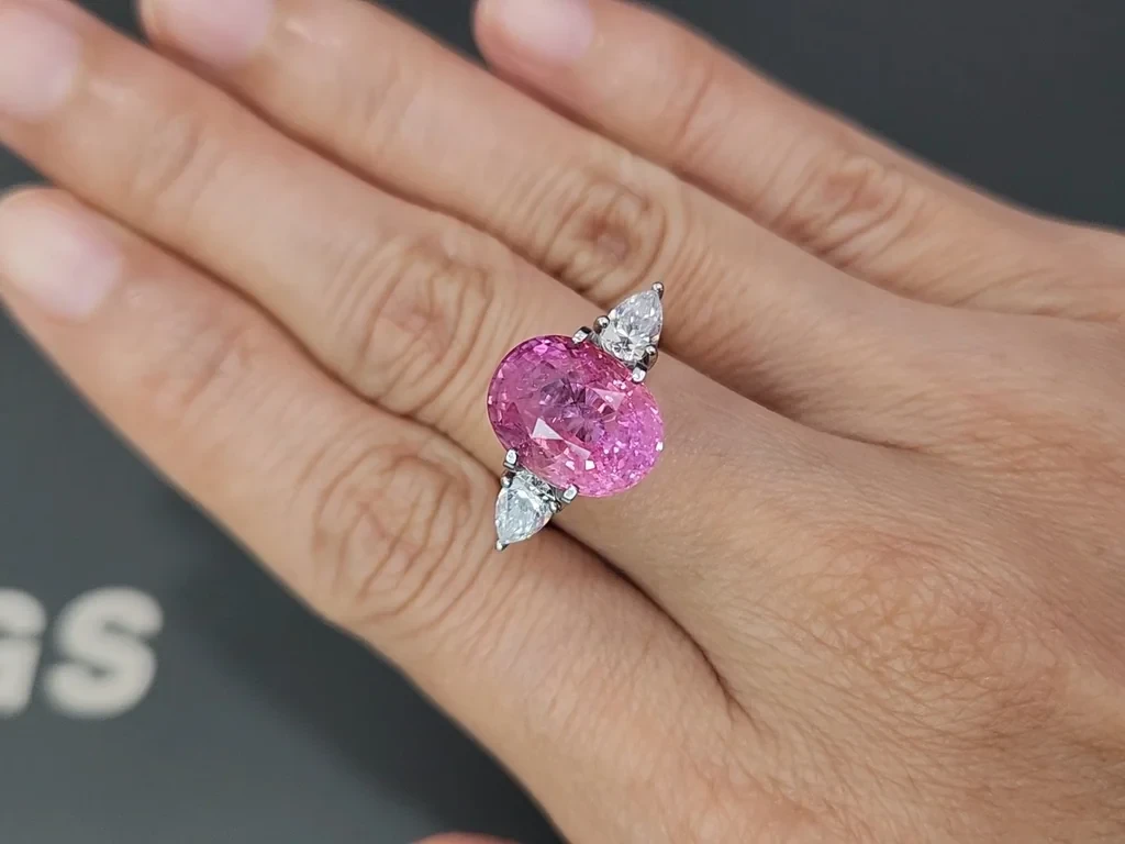 Unheated Padparadscha sapphire oval cut 8.25 carats, Sri Lanka  Image №5