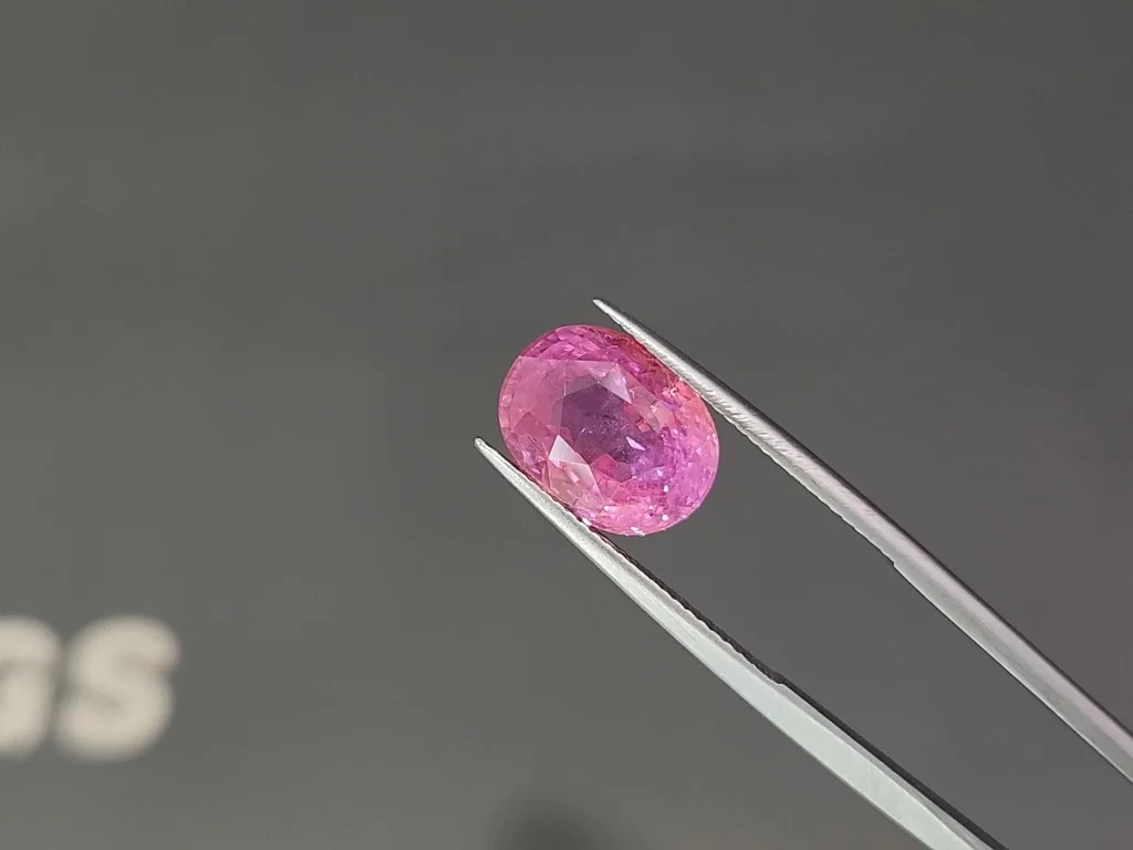 Unheated Padparadscha sapphire oval cut 8.25 carats, Sri Lanka  Image №3