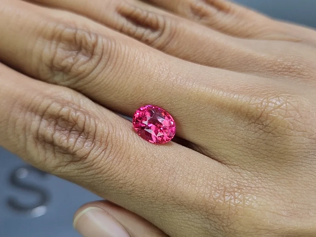 Spinel Mahenge Vivid Pink oval cut 3.07 carats, Tanzania Image №2