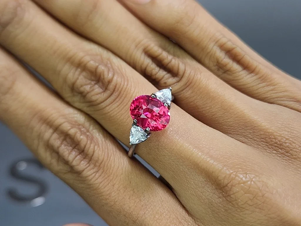 Spinel Mahenge Vivid Pink oval cut 3.07 carats, Tanzania Image №5