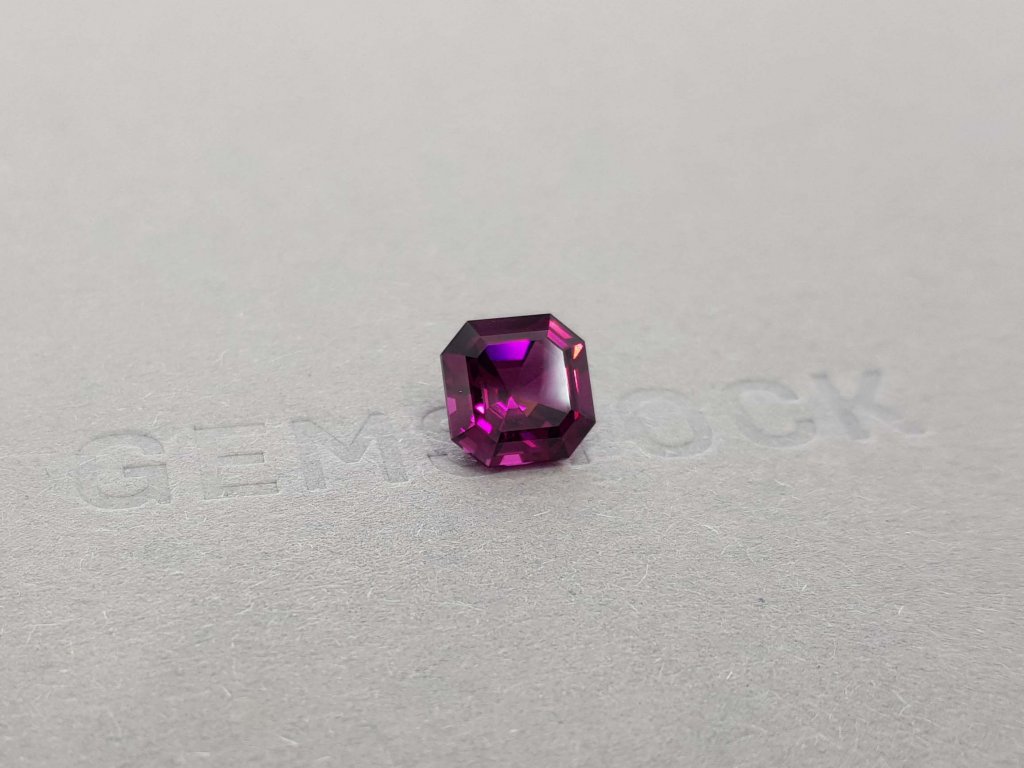 Rare octagon-cut rhodolite garnet 3.46 ct, Malawi Image №2