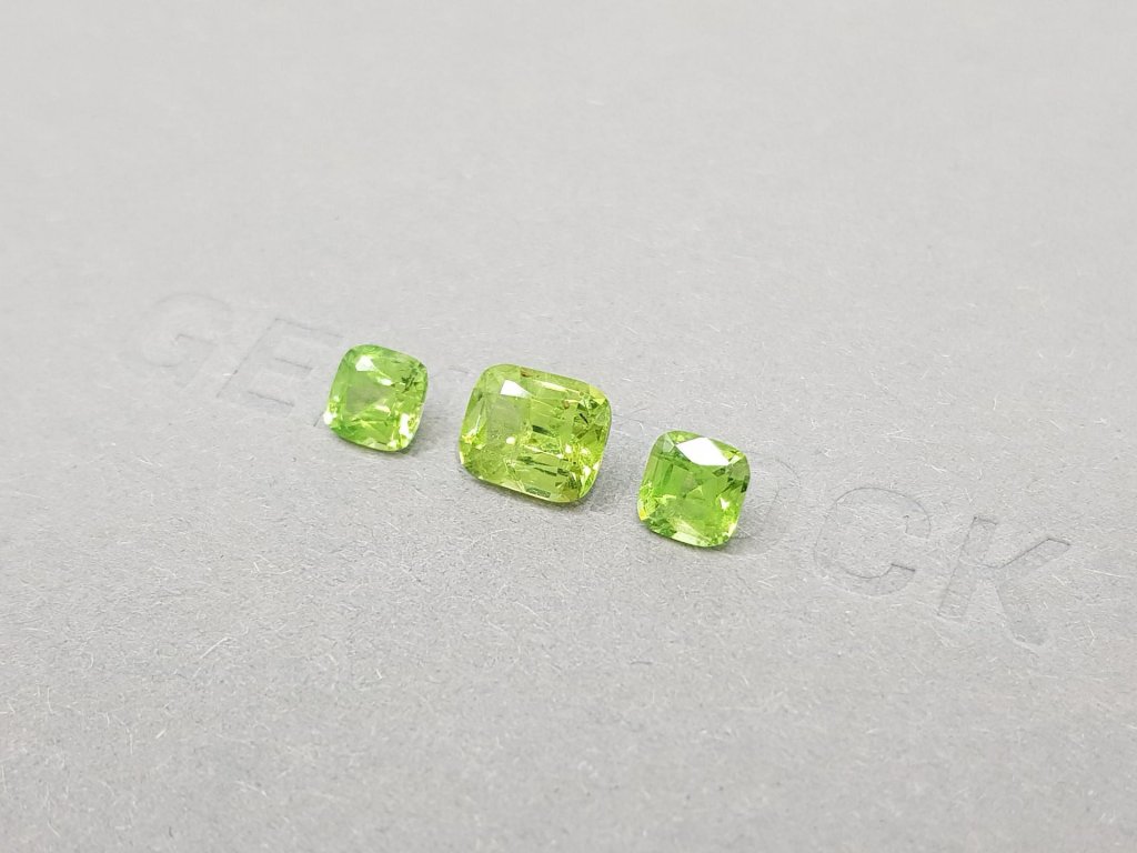 Cushion cut yellow-green tsavorite set 3.01 ct Image №4