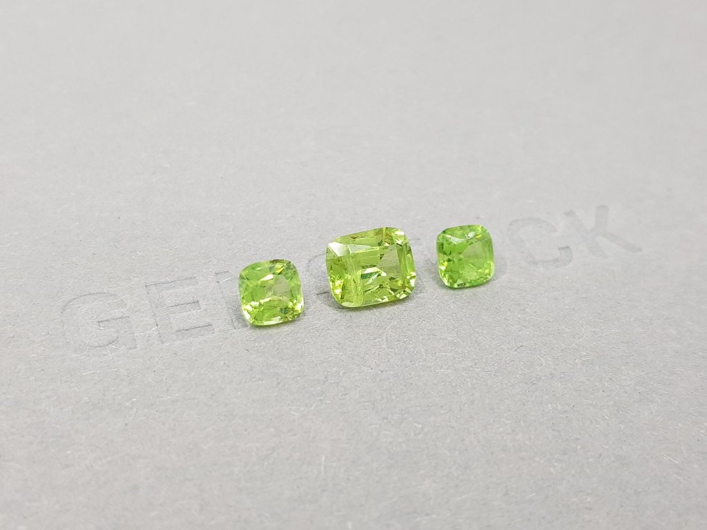 Cushion cut yellow-green tsavorite set 3.01 ct Image №3