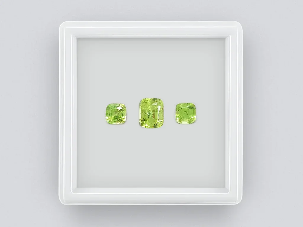 Cushion cut yellow-green tsavorite set 3.01 ct Image №1