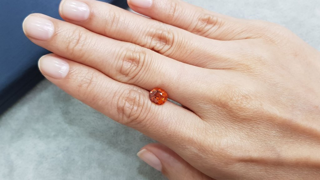 Spessartine garnet in oval cut 2.03 ct, Africa Image №2