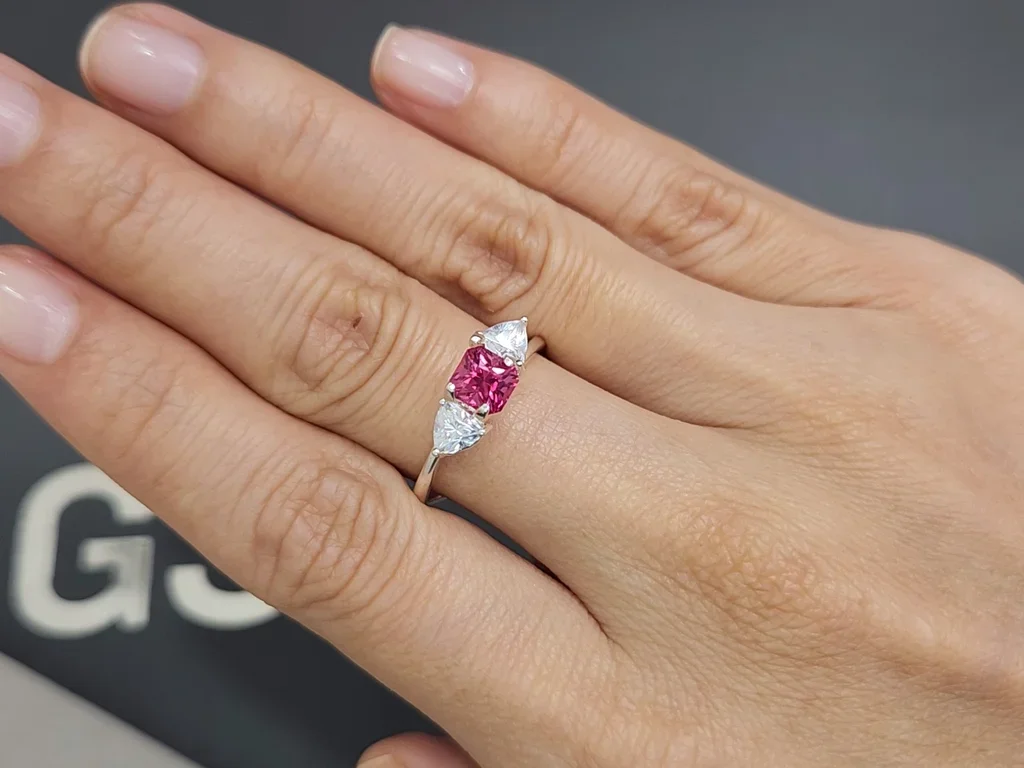 Red-pink radiant-cut Mahenge spinel 1.09 carats, Tanzania Image №5