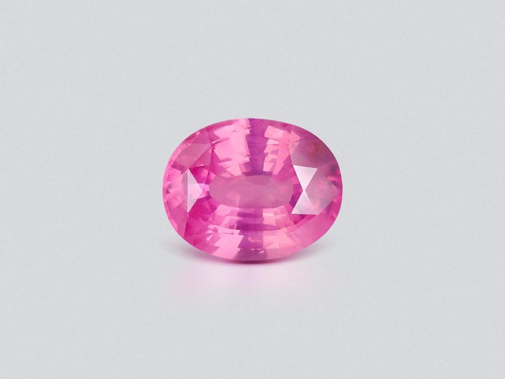 Unheated Vivid Pink sapphire in oval cut 3.55 carats, Sri Lanka Image №1