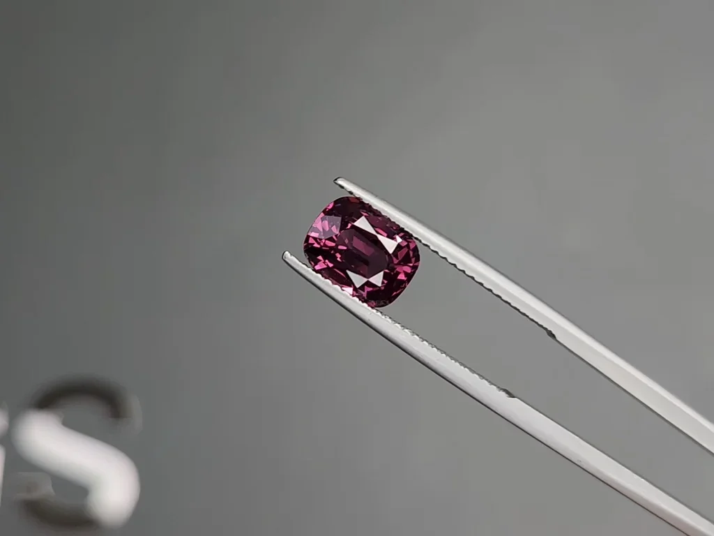 Purple Spinel cushion cut 2.59 carats, Tanzania Image №3