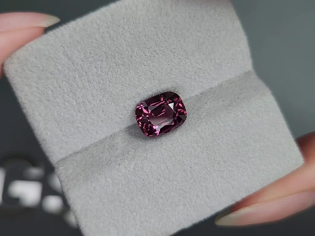 Purple Spinel cushion cut 2.59 carats, Tanzania Image №4
