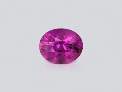 Sapphire Vivid Pink oval cut 1.16 carats, Madagascar photo