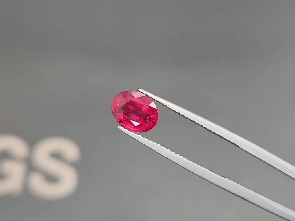 Unheated ruby Pigeon's Blood oval cut 2.58 carats, Mozambique Image №3